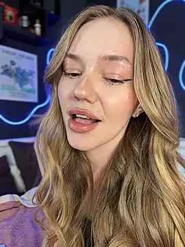 MilaMoone webcam