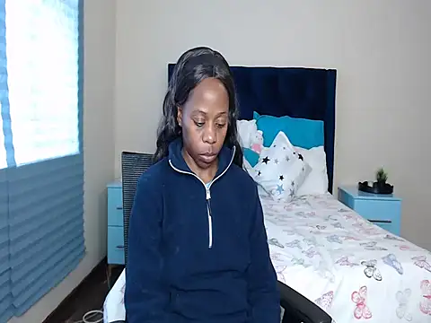 QUEENMANDYY webcam