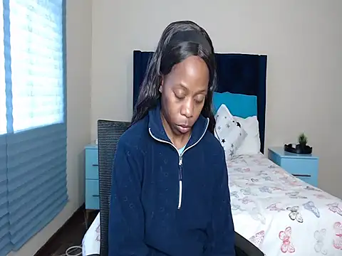 QUEENMANDYY webcam