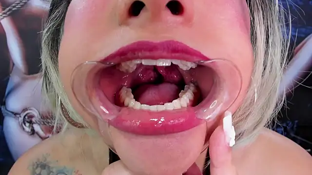 miss_danika webcam