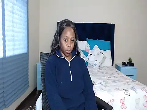 QUEENMANDYY webcam