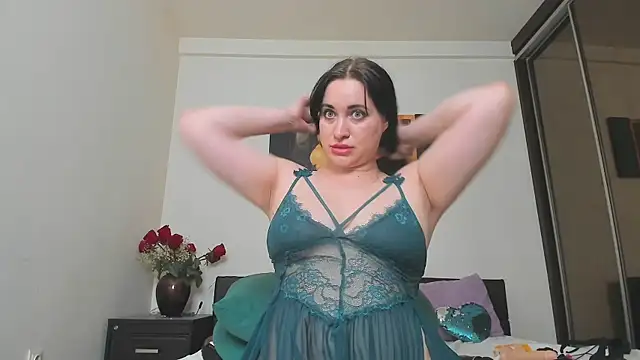GoldenLunaa webcam