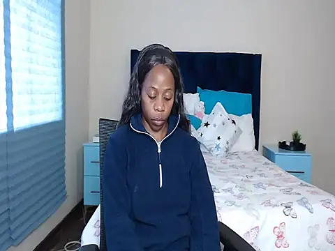 QUEENMANDYY webcam