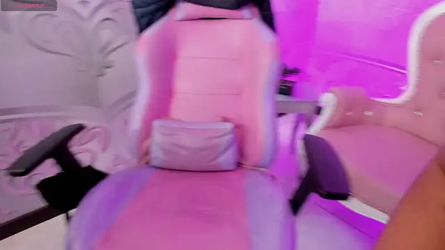MishRaven webcam