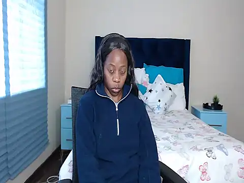 QUEENMANDYY webcam