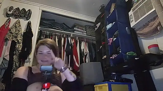 xKittyMeowz webcam