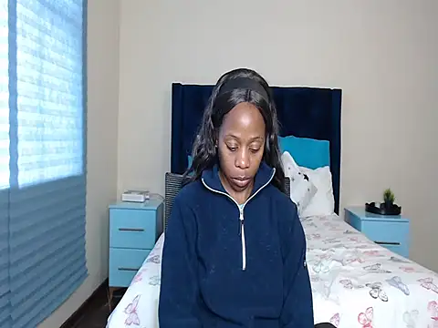 QUEENMANDYY webcam