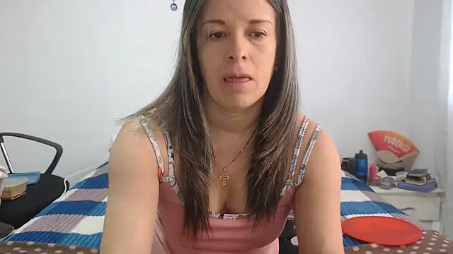 Girlhornyx webcam