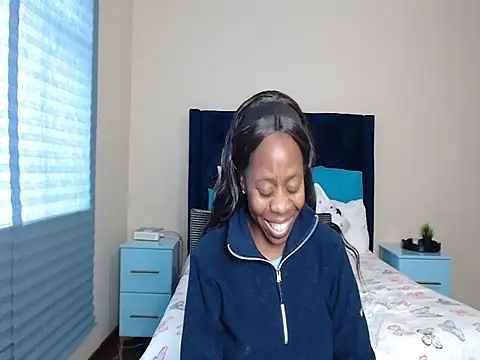 QUEENMANDYY webcam
