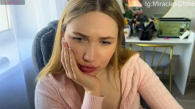 ChloeMillerMeow webcam