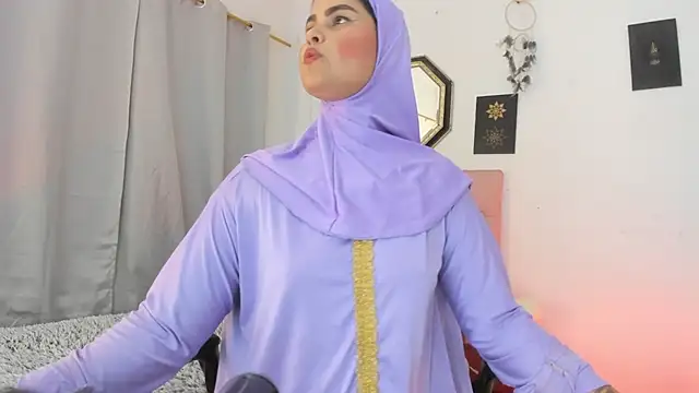AishaAmin_ webcam