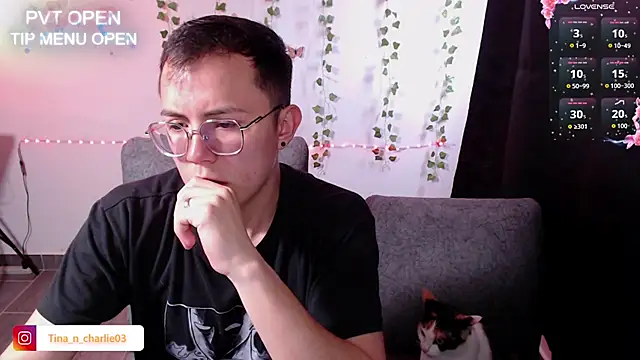 Tina_4_Charlie webcam