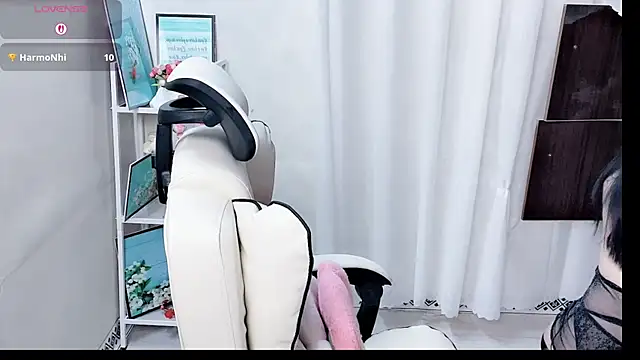 Clover_Nhi webcam