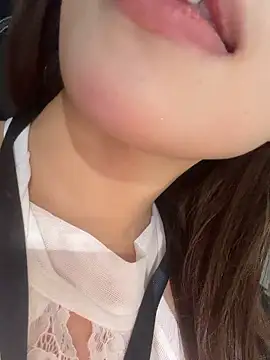yiyi-707 (F young) - 马上开票喷水哦～在家不断高潮释放