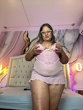 Lucy_Milf_474 webcam