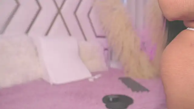 SarahGrey_18 webcam