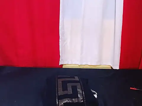 ExoticBigcockQueen webcam