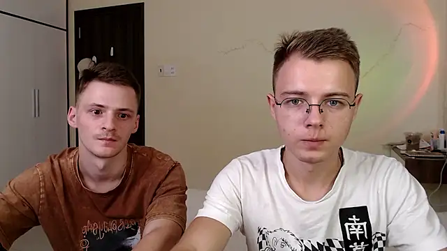 NikiKerryCum webcam