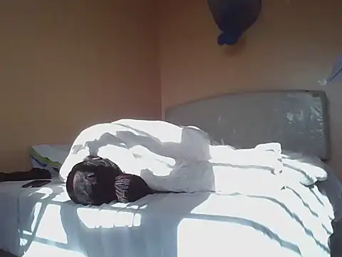 pinky-lips webcam