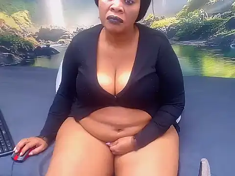 BLACKMILF4U webcam