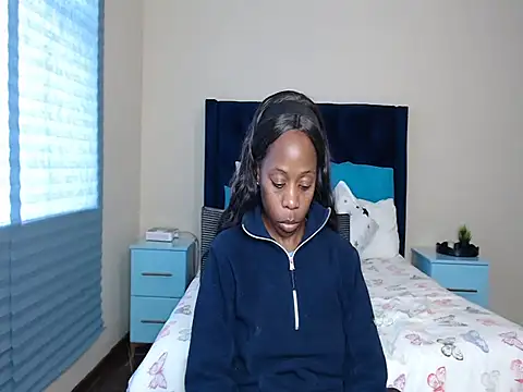 QUEENMANDYY webcam