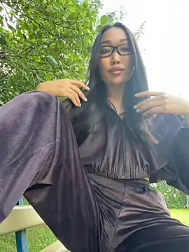 trytomakememoam live cam on StripChat