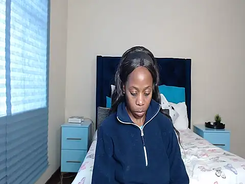 QUEENMANDYY webcam
