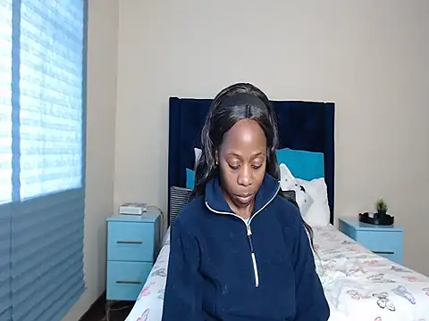 QUEENMANDYY webcam