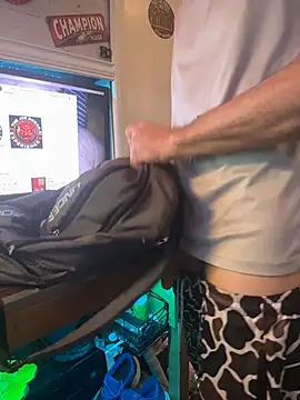 Twist_N_Tease webcam