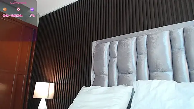 Zahra_milks webcam