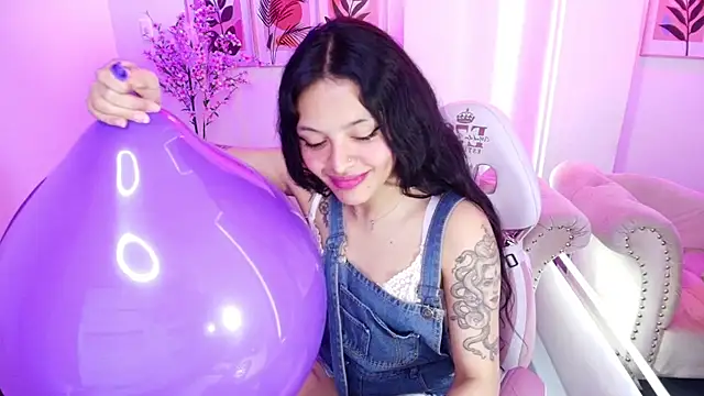 Maddie_T18 webcam