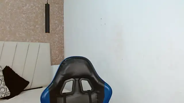 AliceSmity__ webcam