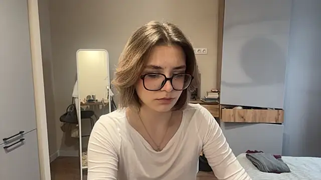 AnnaVelvetFire webcam