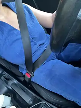 brunettemilf01 webcam