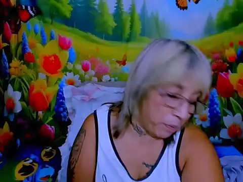 indianroxy webcam
