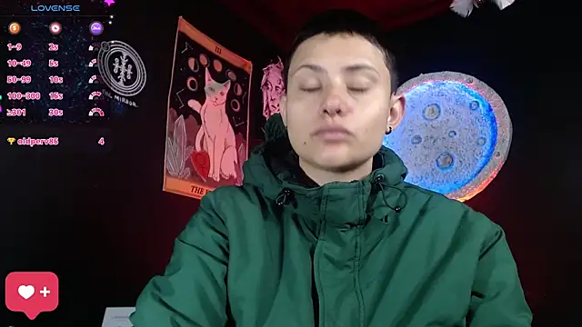 girl_intense444 webcam