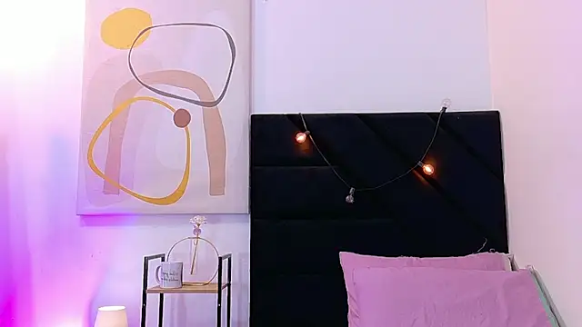 littlee_emilyy_ - Littlee_emilyy_'s free webcam - UK Sex Cams