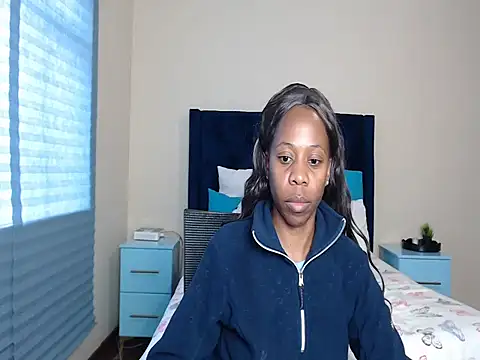 QUEENMANDYY webcam