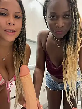 HaileyDiana webcam