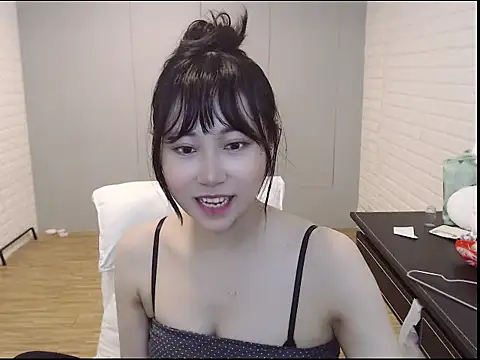 lingeringvoice webcam