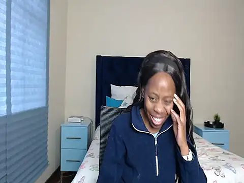 QUEENMANDYY webcam