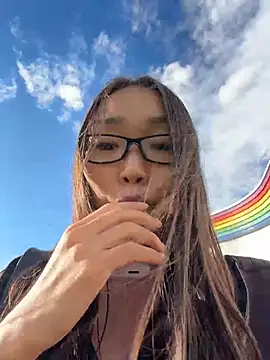 trytomakememoam webcam