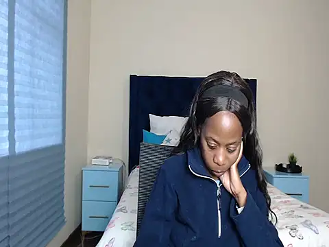 QUEENMANDYY webcam