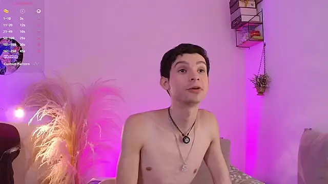 VicenteFerrer live cam on StripChat