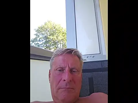 johnnym1 webcam