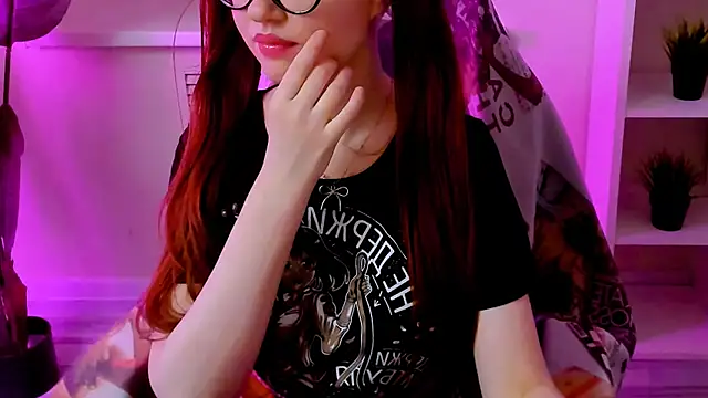 CarolGiggly webcam