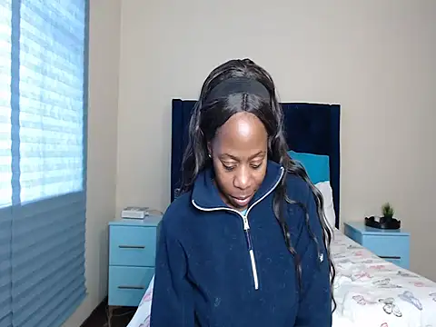 QUEENMANDYY webcam