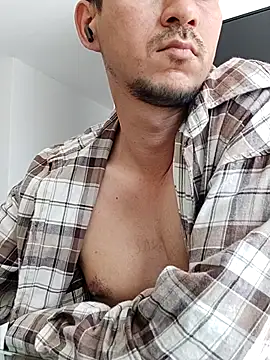 MrSecretSuit webcam