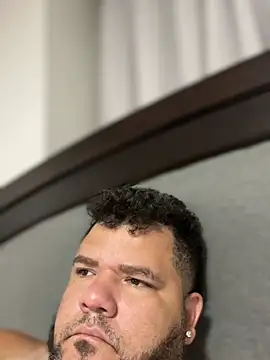 HotDominicanCum webcam