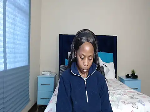 QUEENMANDYY webcam